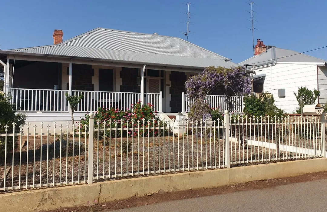 Roseneath Cottage-1