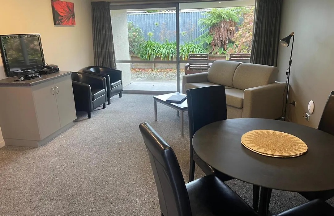 388 Tay Motel-1
