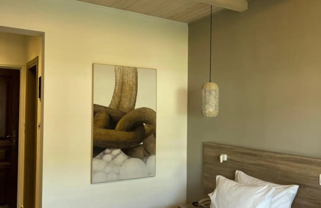Paradise Hotel-1