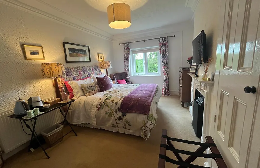 Coombe Lodge Farm House-1