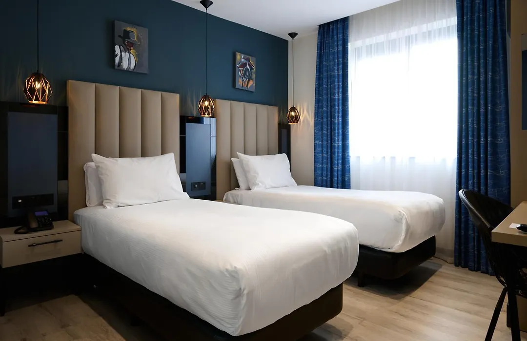 Spark By Hilton Luton-1