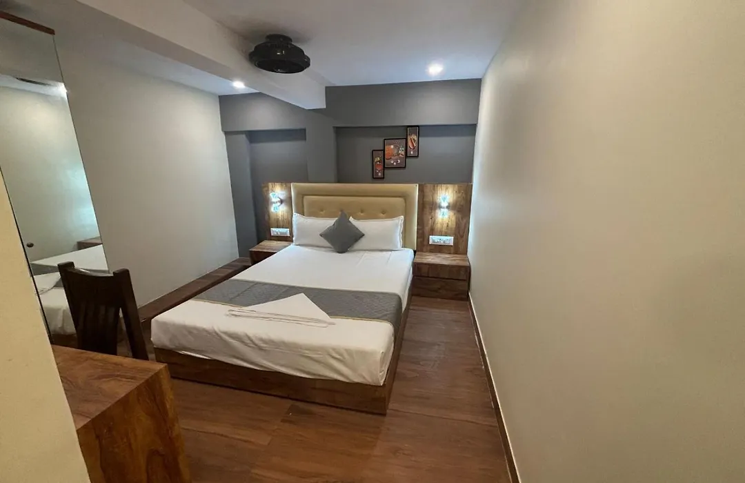 Hotel Z-A-R-A Park Goregaon West-1