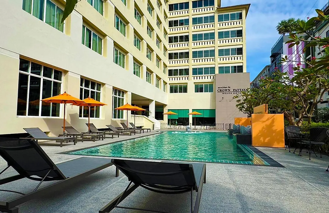Crown Pattaya Beach Hotel-1