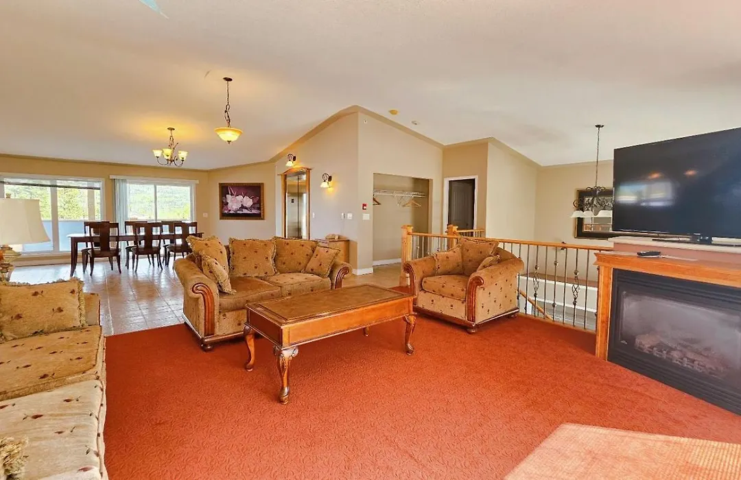 Misty Mountain Inn & Suites-1