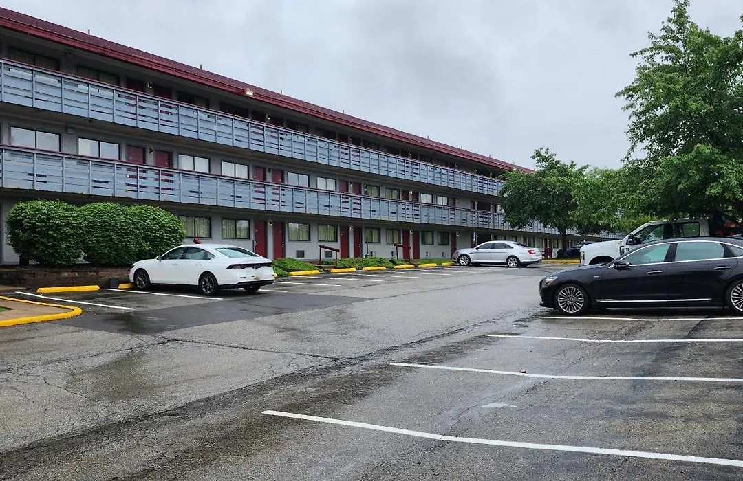 Red Roof Inn Plus+ Pittsburgh East - Monroeville-1