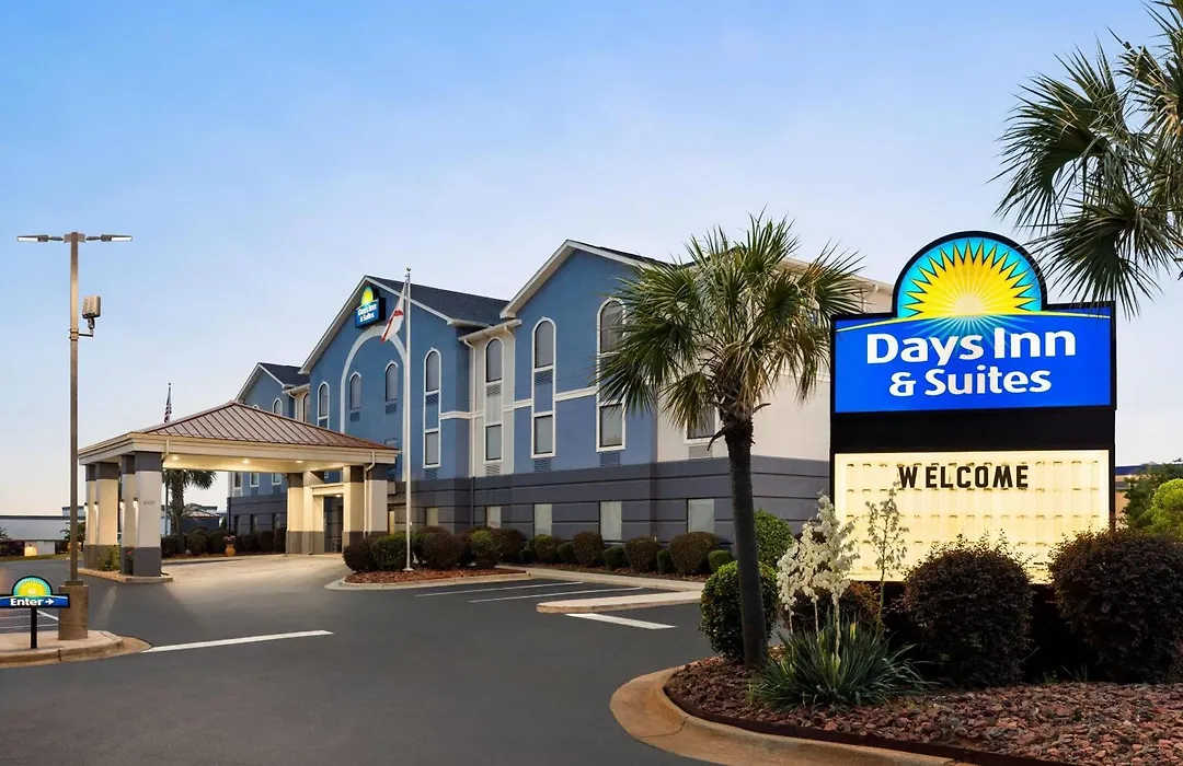 Days Inn & Suites By Wyndham Prattville-Montgomery-1