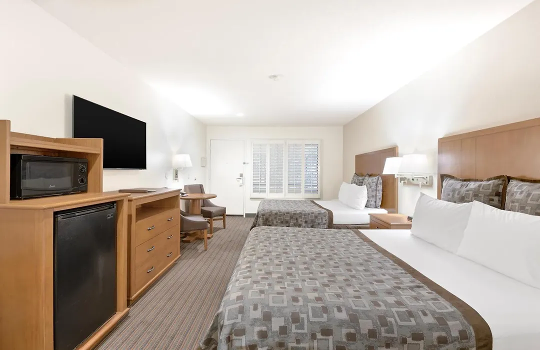 Anaheim Desert Inn & Suites-1