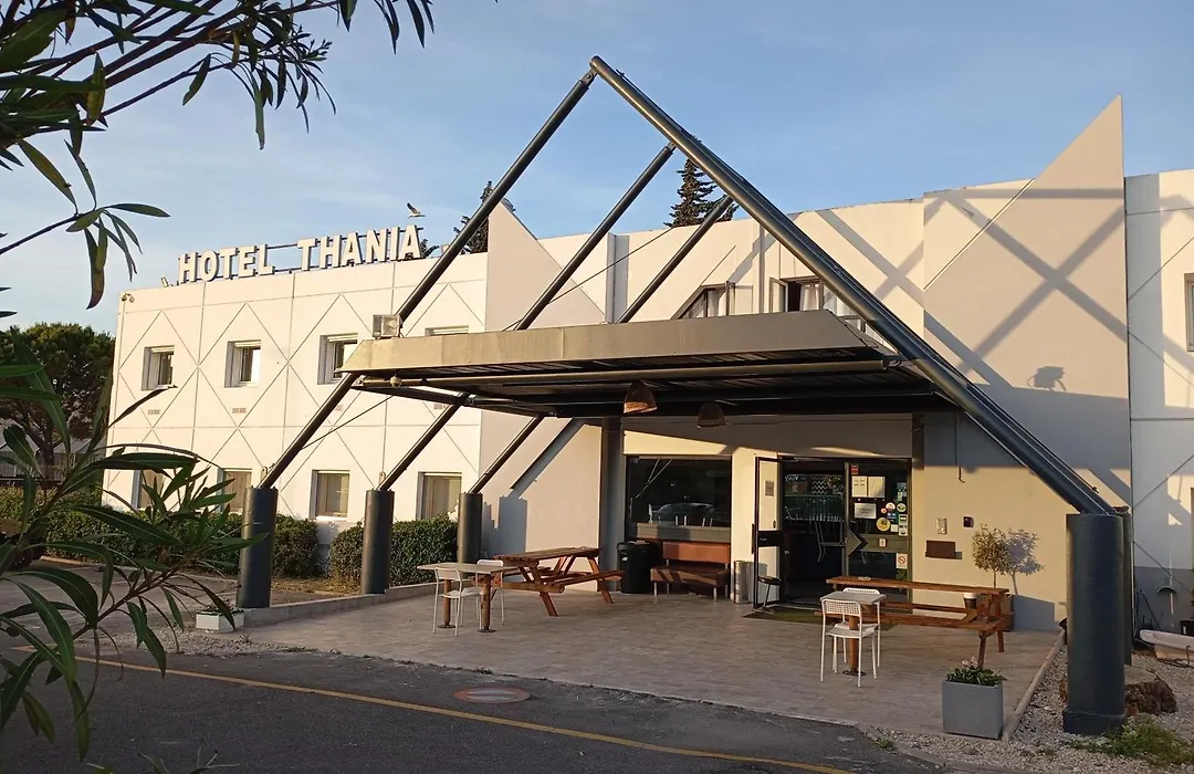 HOTEL THANIA Sète Frontignan-1