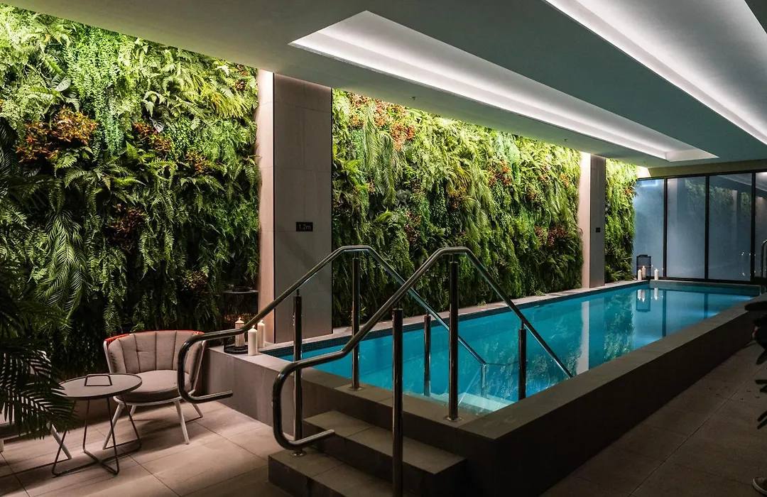 Vibe Hotel Melbourne-1