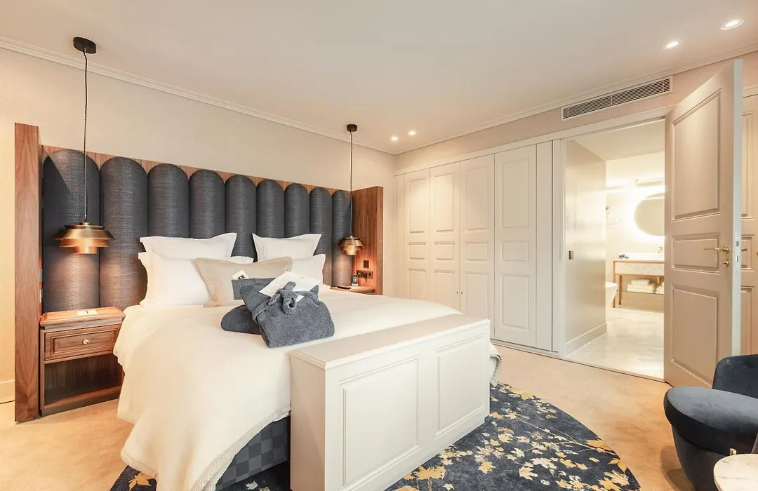 Hotel 717-1