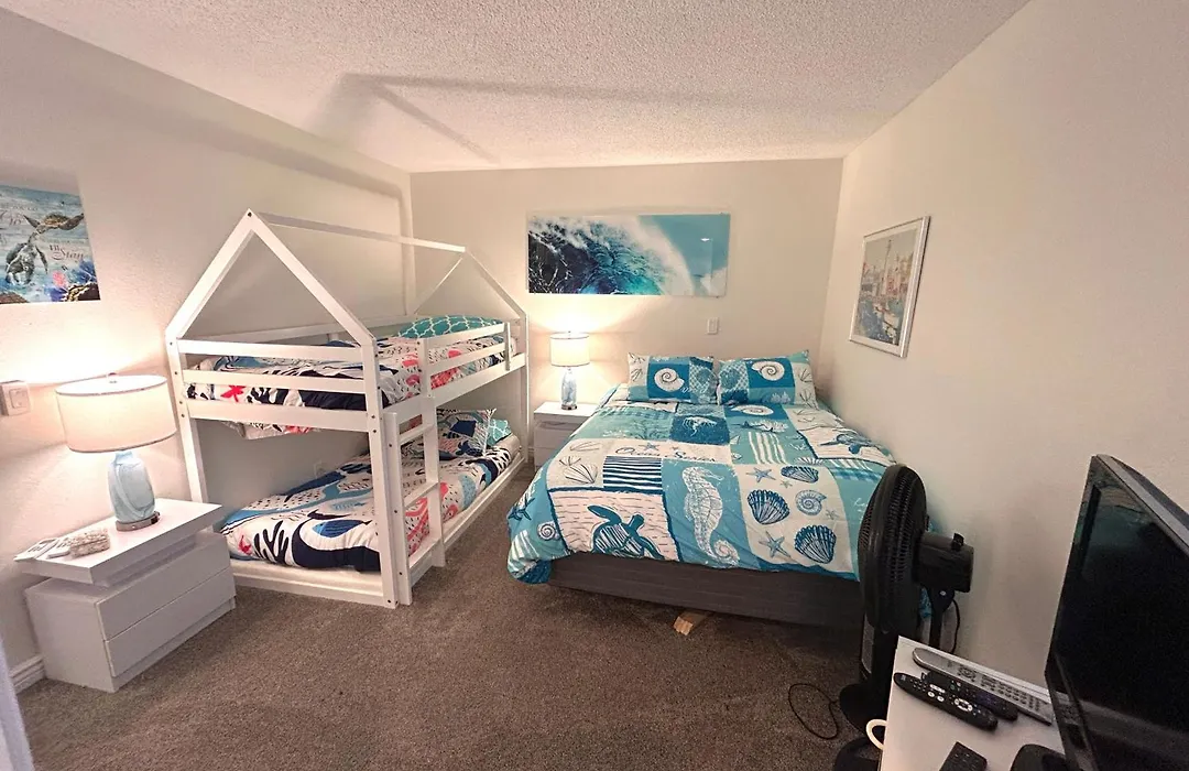 Oceanview Retreat - Steps To The Beach, Heated Pool, Walk Everywhere-1