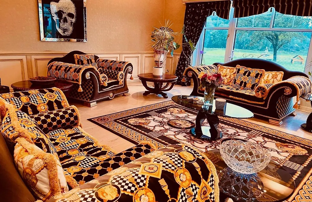Finn Village - The Jungle Room - En-Suite Room With A Private Hot Tub-1