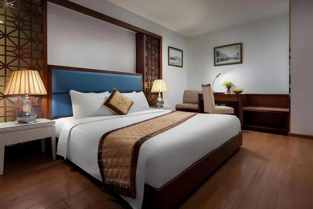 Bay Luxury -Skylark Hotel - 15 Phan Dinh Phung-1