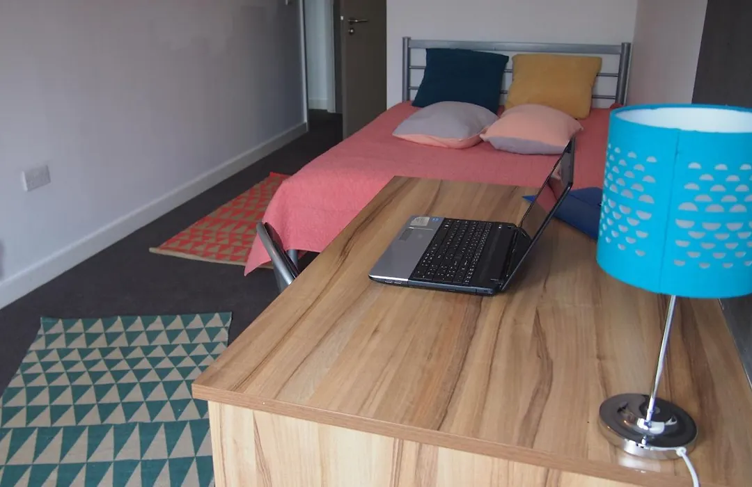 3 Bedroom Ensuite Apartment 100 Apartment Leicester Min 2 Weeks-1