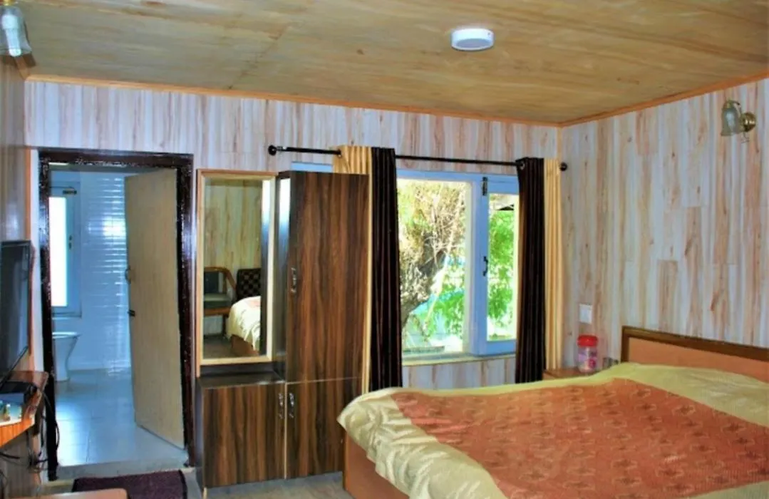 Hotel Green Land-1