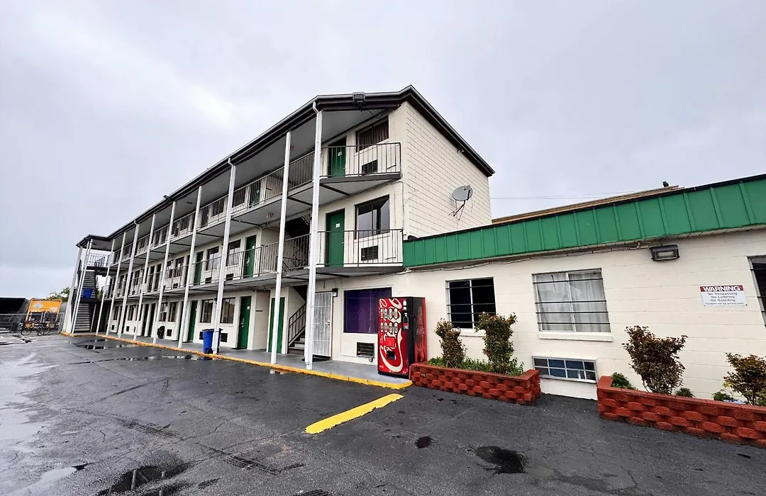 Cloverleaf Motel By Belvilla Richmond Near Turnpike-1