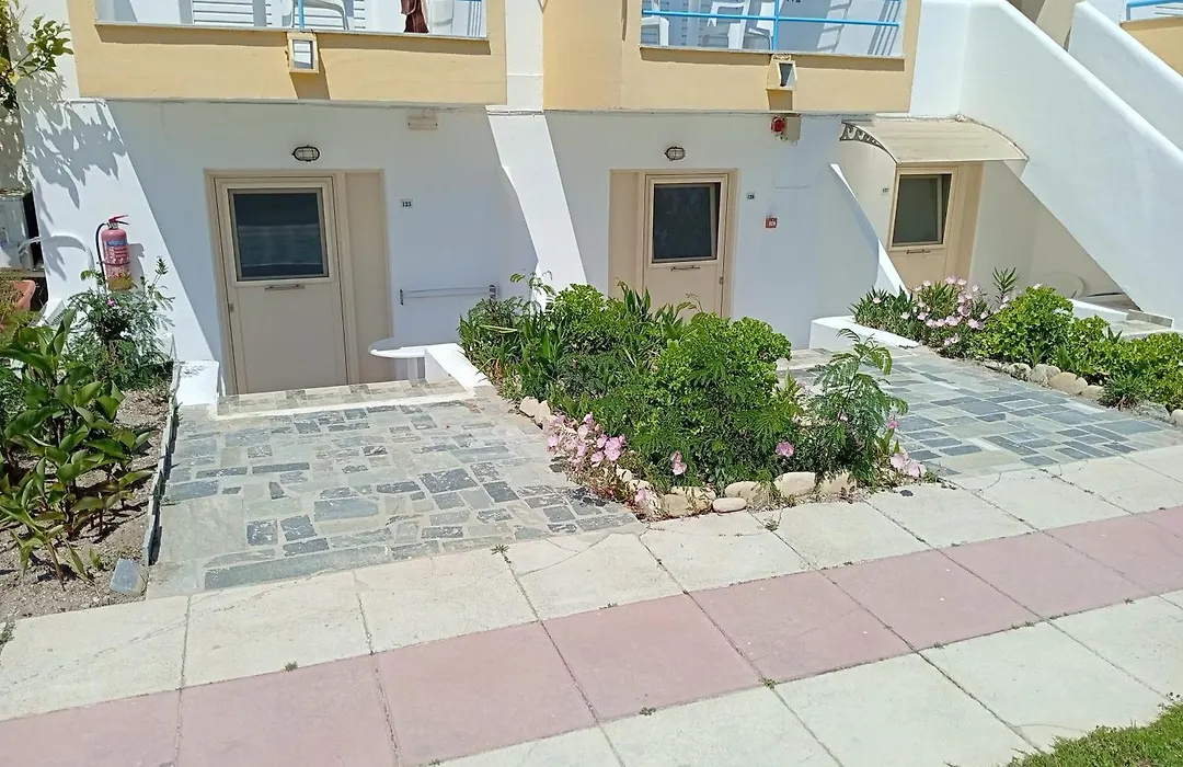 Leonidas Hotel & Studios-1