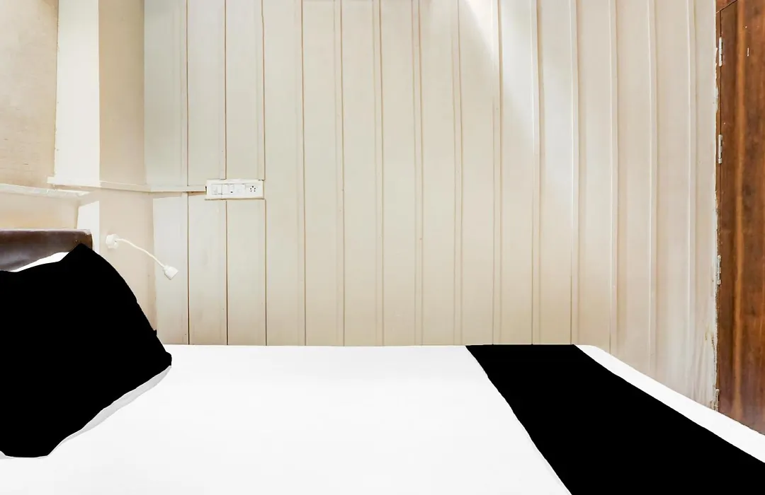 Super Townhouse Oak Viman Nagar Downtown Formerly Hotel Cilantro-1