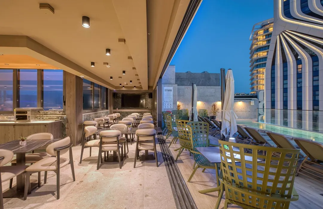 VITA Hotel&Rooftop-1