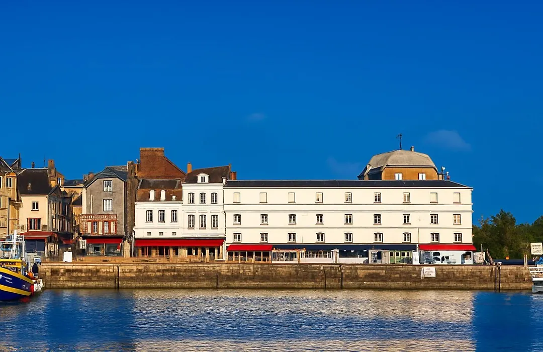 Best Western Le Cheval Blanc -Centre- Vieux Port-1