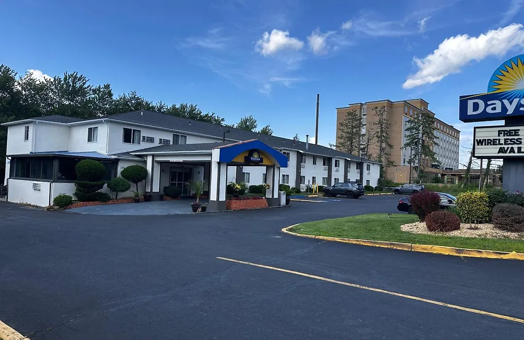 Days Inn By Wyndham Runnemede Philadelphia Area-1
