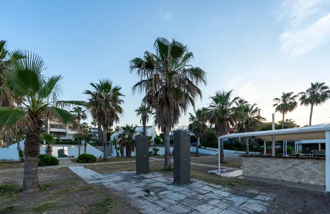 Tourist Hotel-1