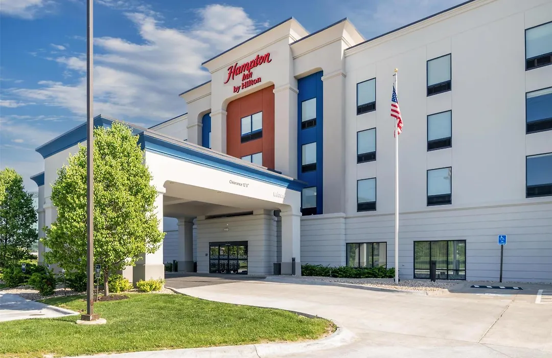 Hampton Inn Omaha/West Dodge Road, Old Mill-1