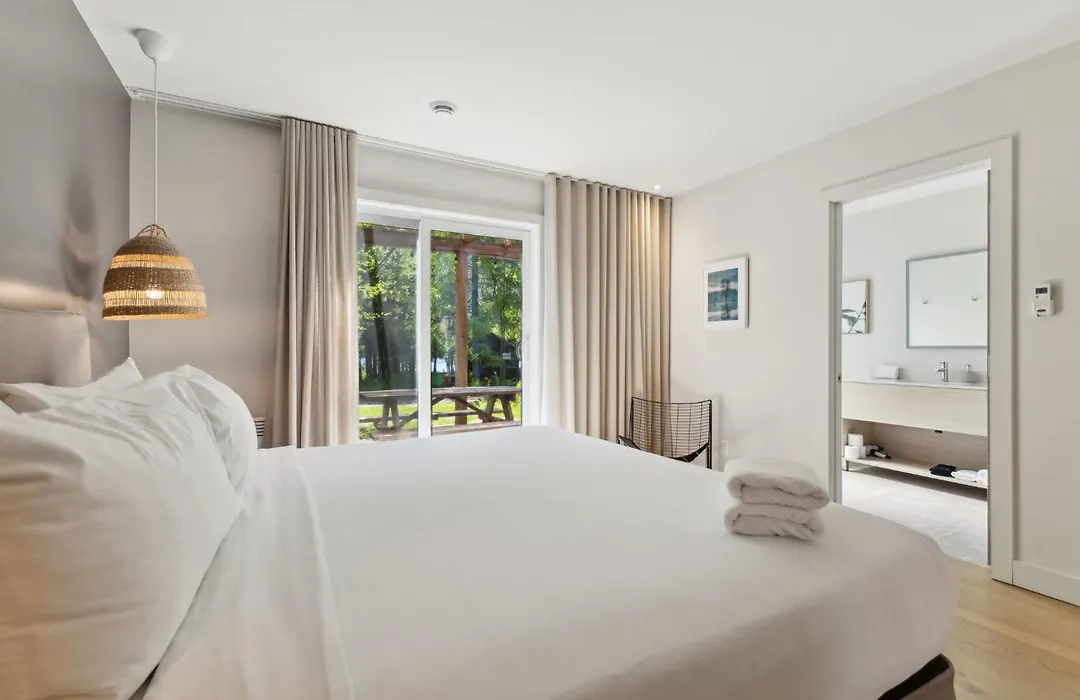 Suites Du Lac Moore By Manitonga-1