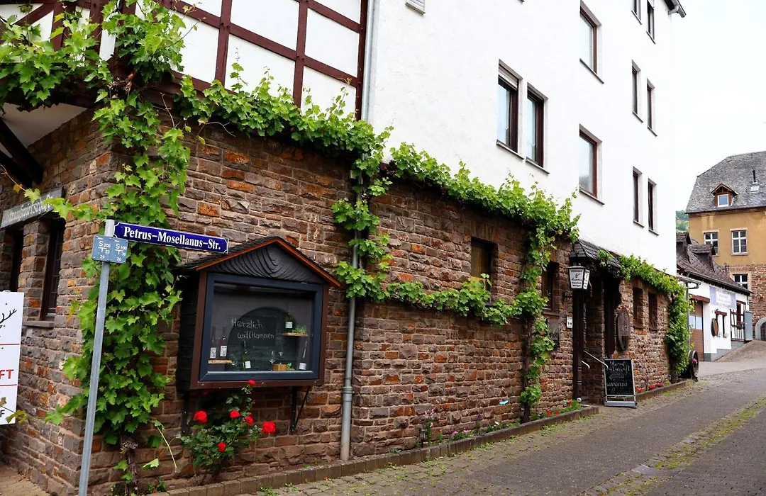 Weinhaus Hirschen Bruttig-1