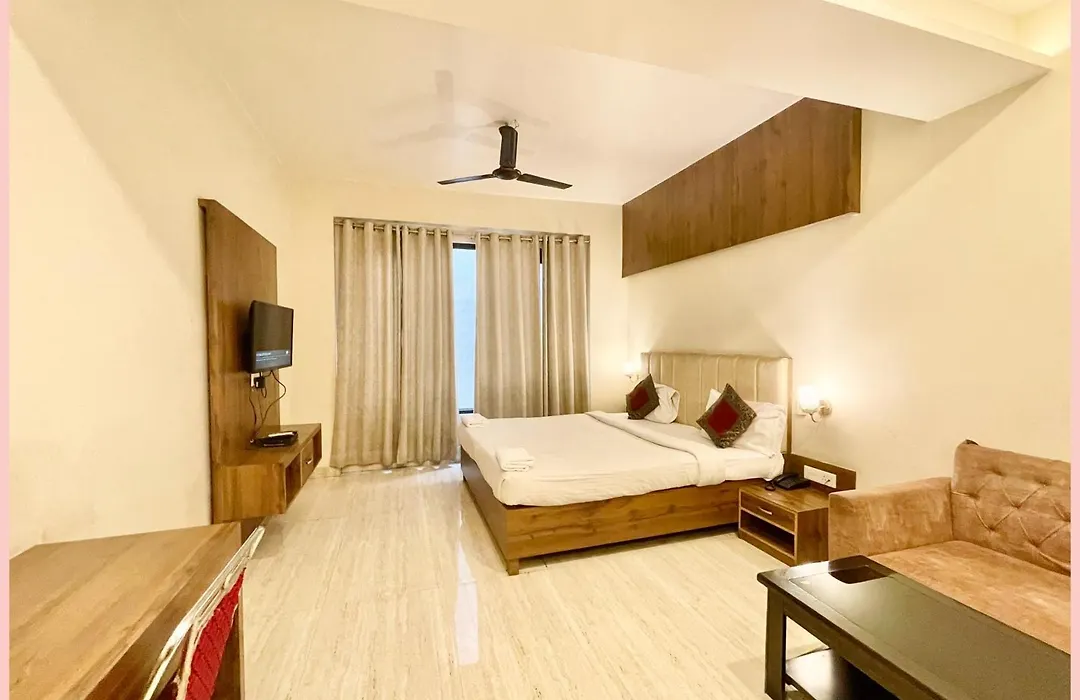 Hotel Rudraksh ! Villa Near Kashi Vishwanath Temple - Restaurant & Lift Facilities - Fully Air Conditioned Suite Room - Best Hotel In Varanasi-1