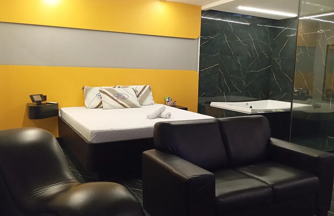 Free Way Motel (Adults Only)-1