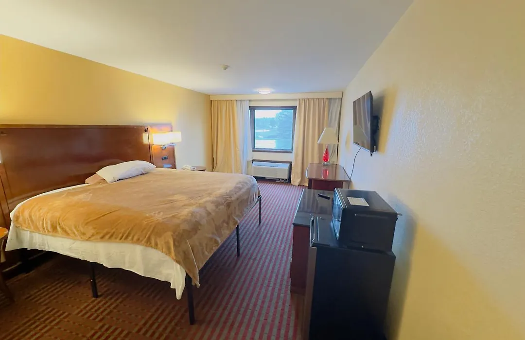 Hilltop Inn-1