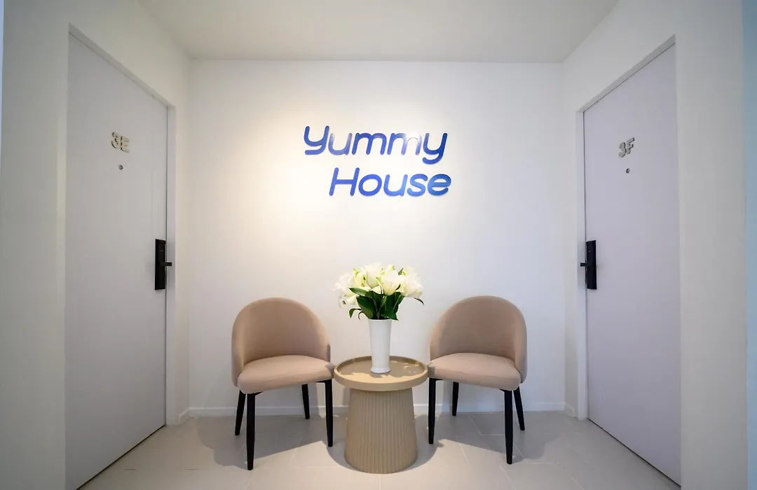 Yummy House-1