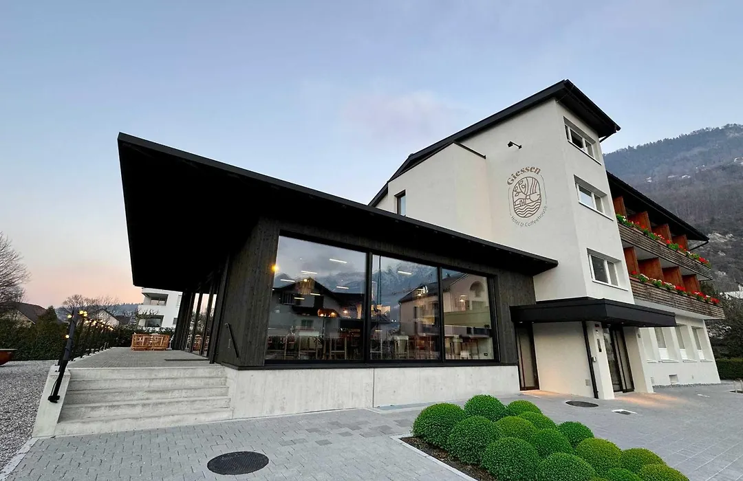 Giessen Hotel & Coffeehouse-1