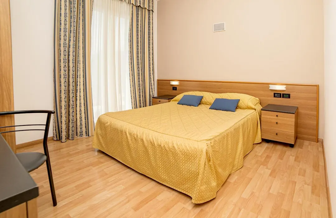 Hotel Mary Rose-1