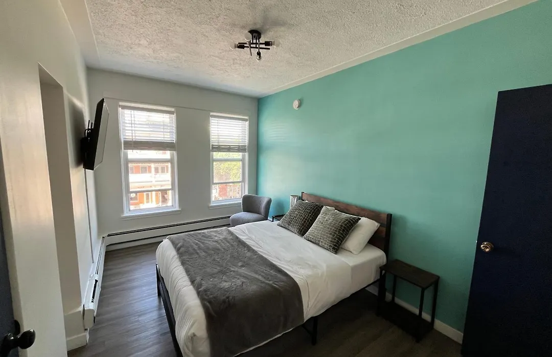 Commercial Hotel-1