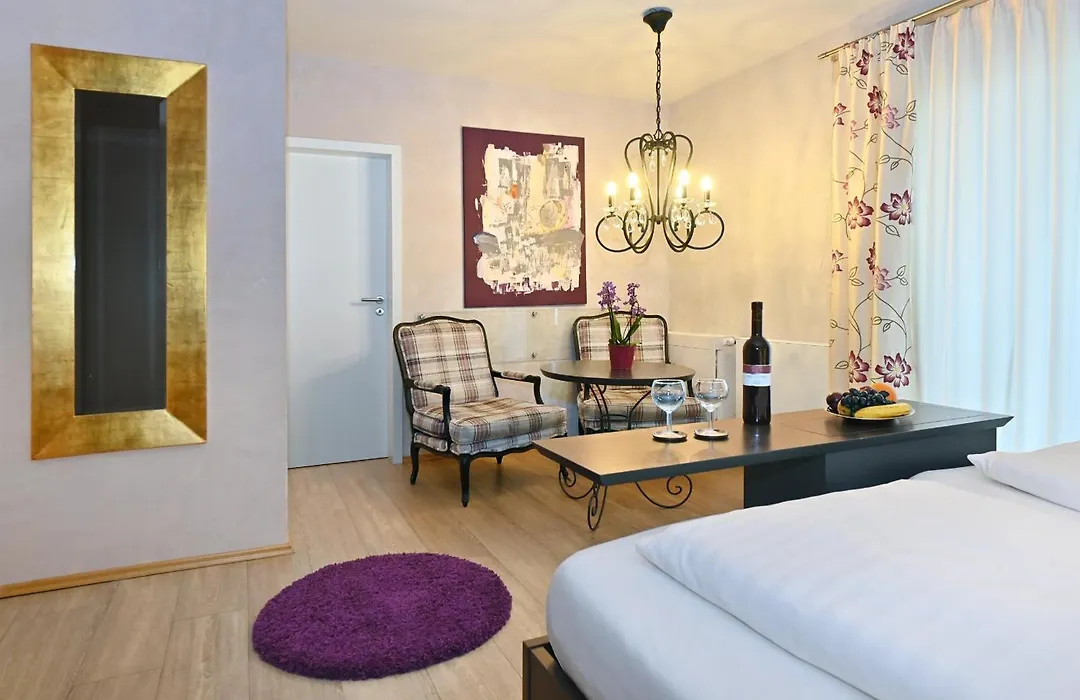 Landhaushotel Hof Wasserkuppe-1