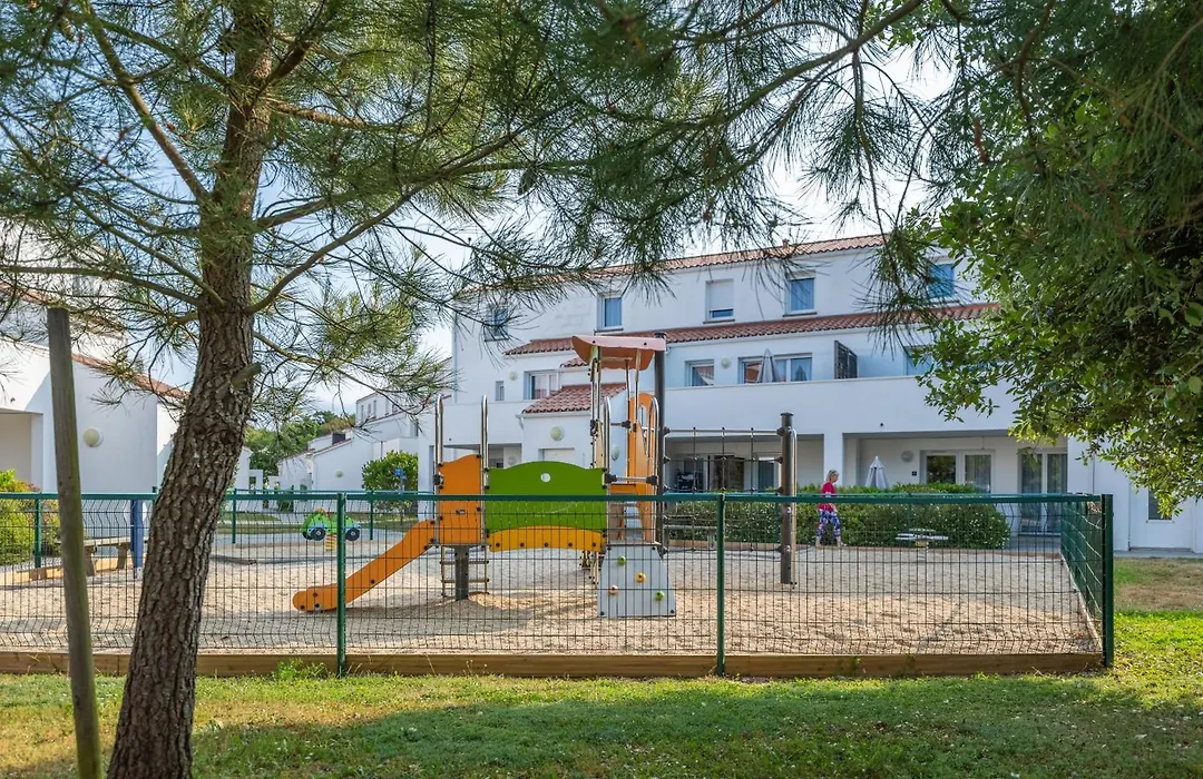 Résidence Odalys Le Domaine des Pins-1