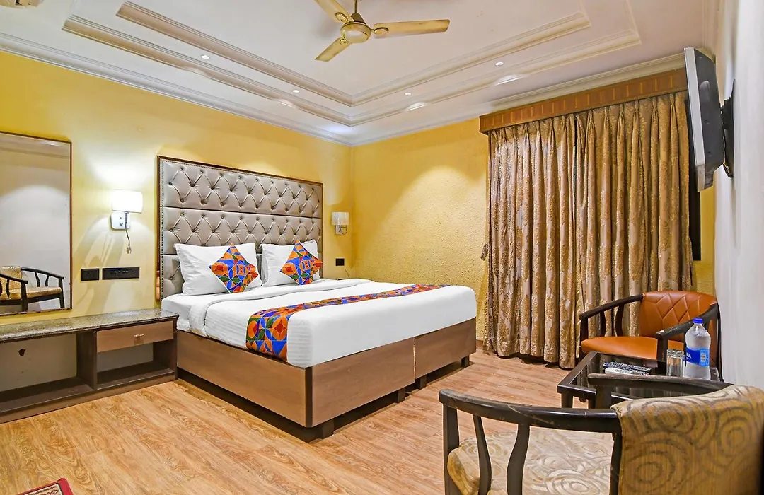 Fabhotel Gulshan International - Nr Peter Cat Park Street-1