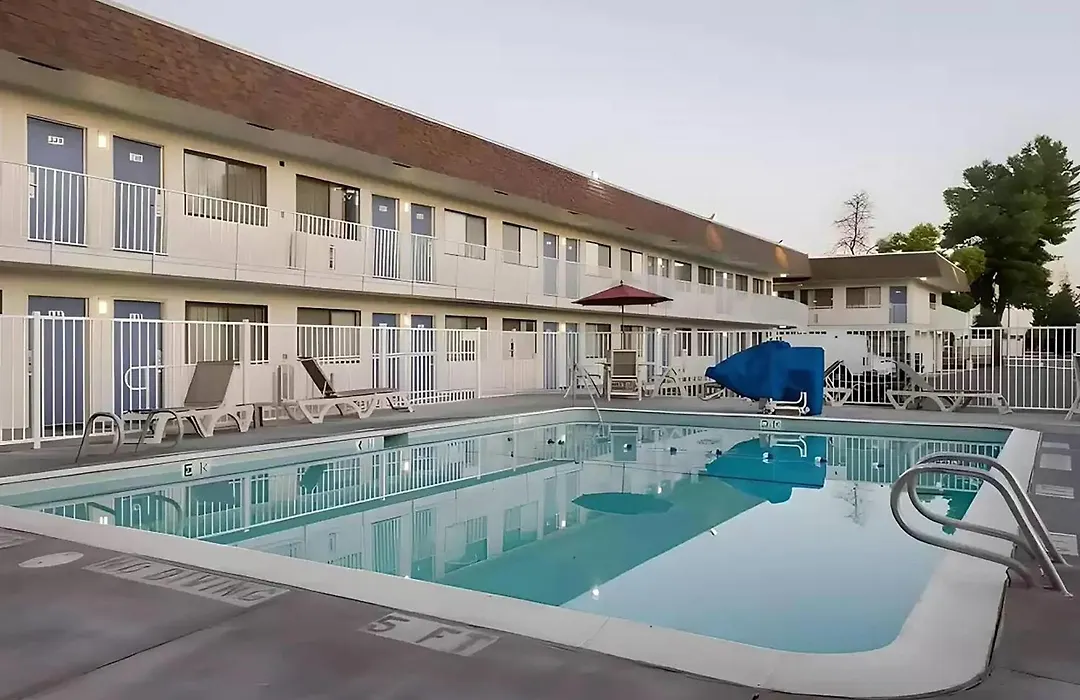 Super 8 By Wyndham Turlock-1
