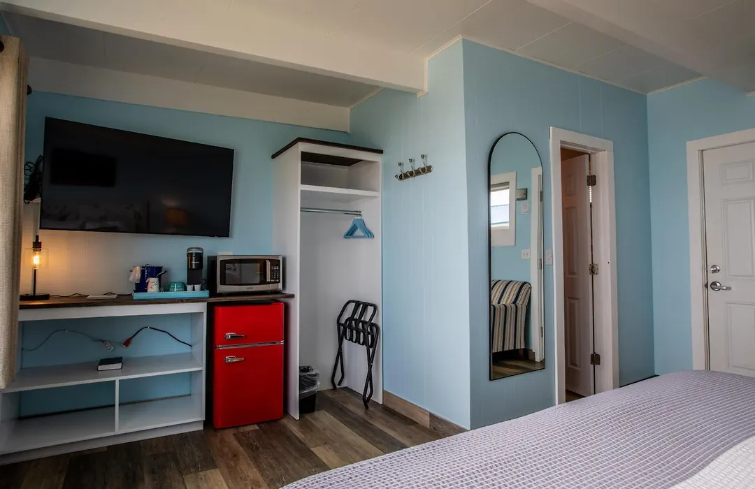 Beachfront Inn-1