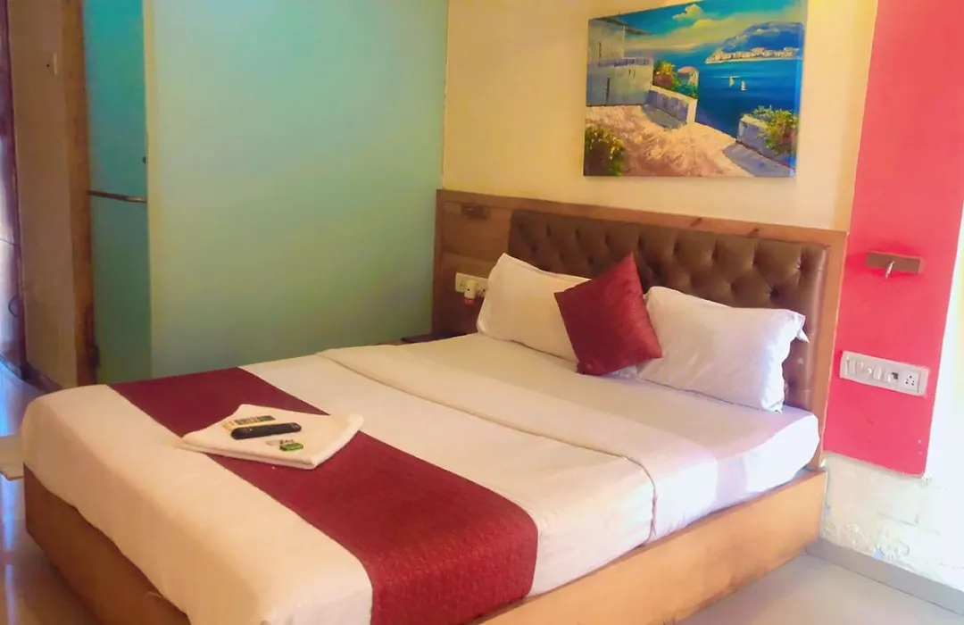 Hotel Grandeur-Near Mumbai International Airport-1