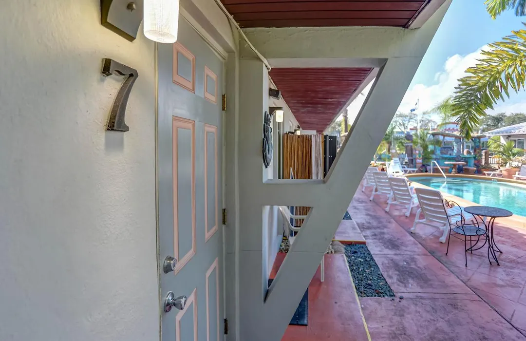 Green Seas Motel-1