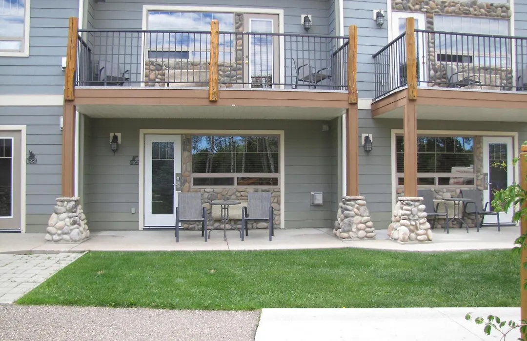 Elkwater Lake Lodge And Resort-1