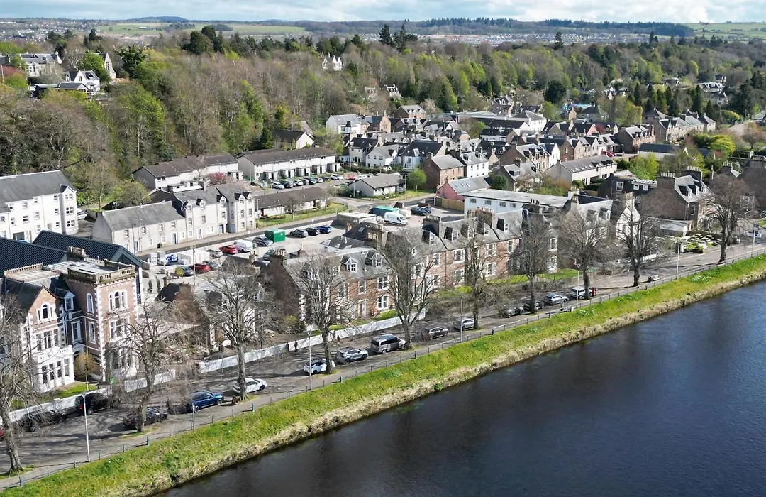 Glen Mhor Hotel At Uile-Bheist 'Brewstillery'-1