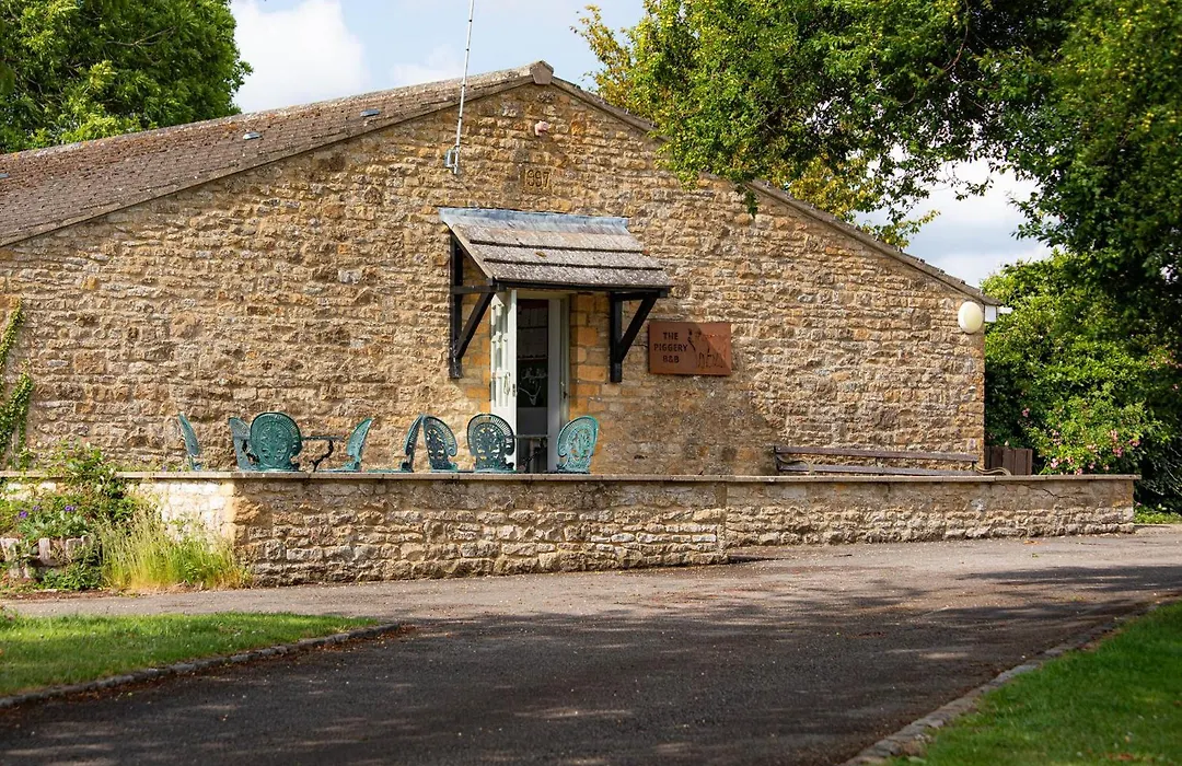 Banbury Hill Farm Bed & Breakfast-1