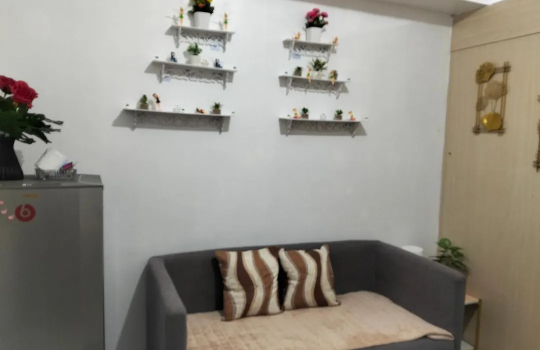 Glenda Place Aurum At Sea Residences Near Moa-1