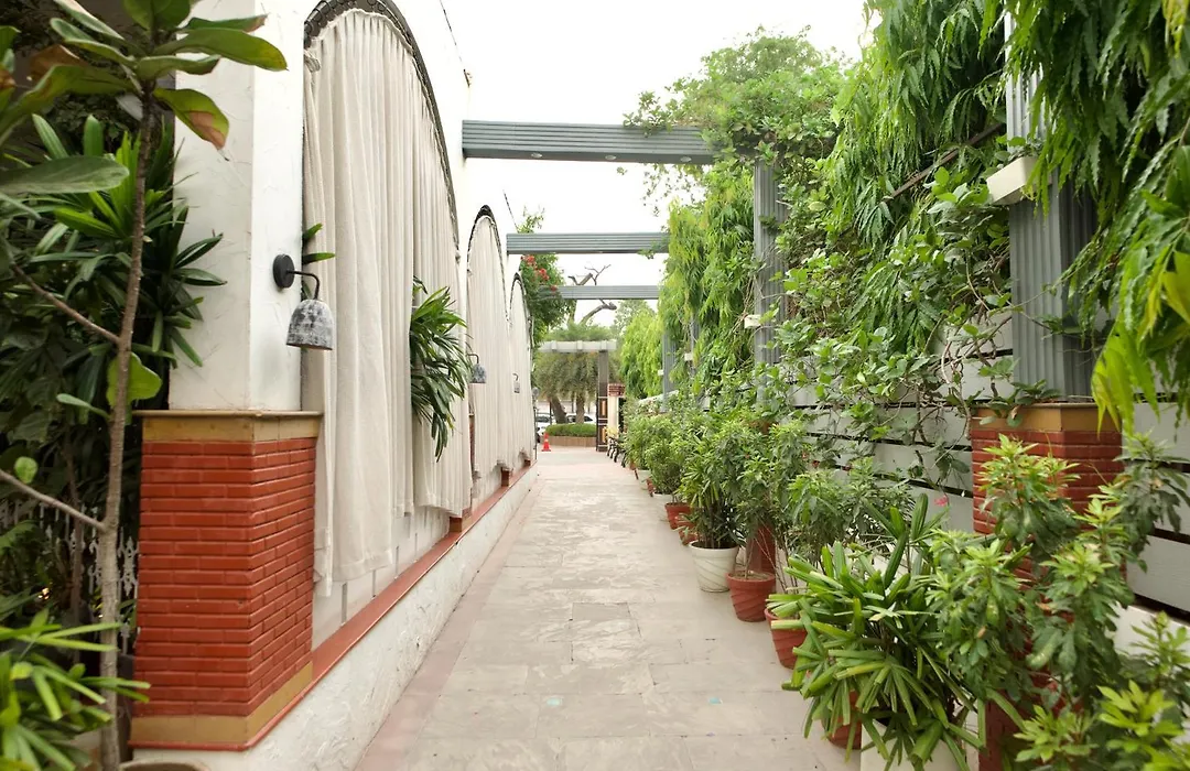 Status Club Resort-1