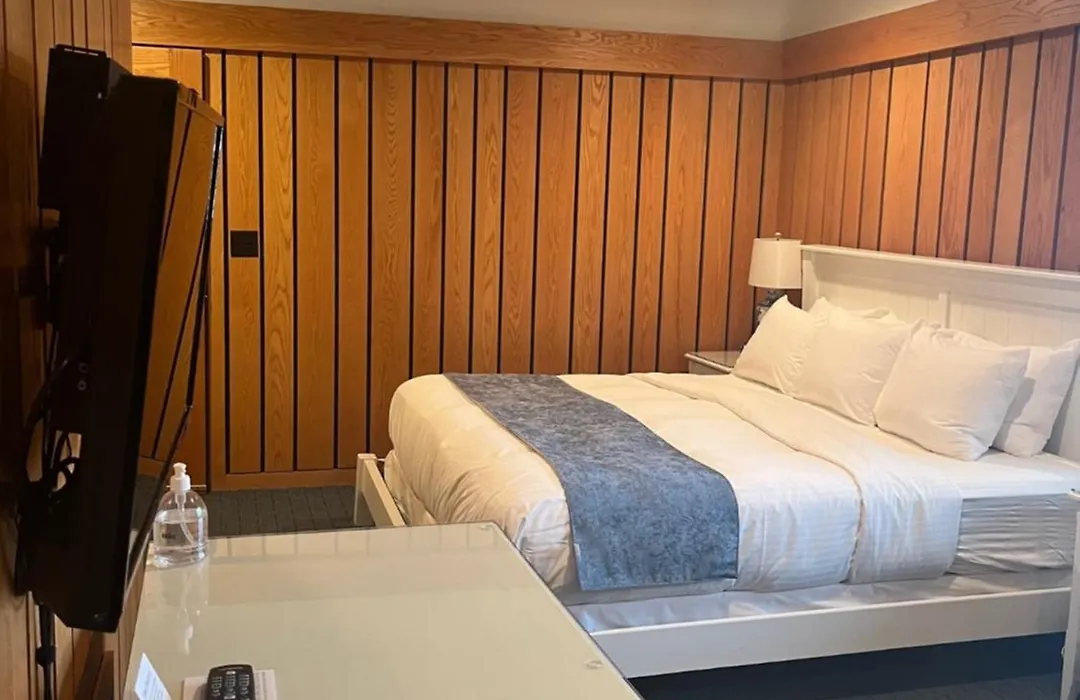 The Leland Lodge-1