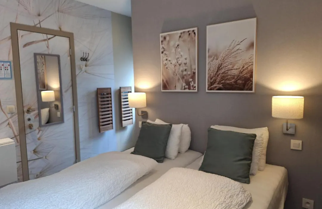 Casa-Cosi, Tourist & Business Suites & Flats With Reserved Parking And Private Terraces In Shared Garden With Seasonal Pool Included, Private Sauna Available-1